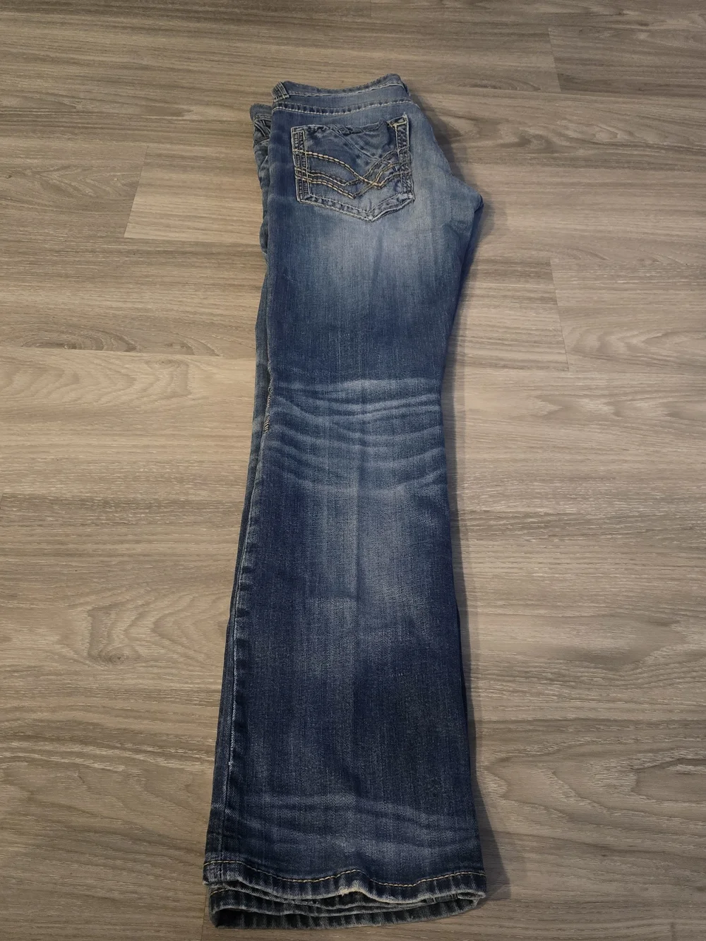 Buckle Men's Faded Blue Relaxed Straight Jeans
